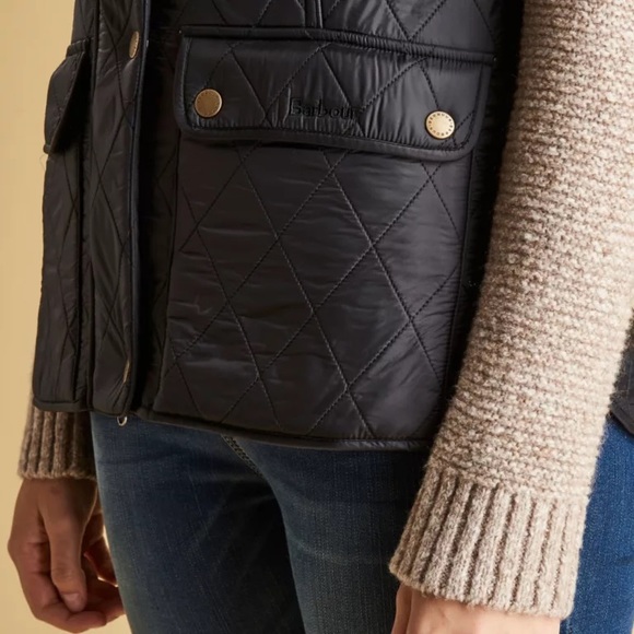 NWTs Barbour Women’s Wray Quilted Gilet/Vest. Black. Sz. 4 US (8 UK) - Picture 12 of 16